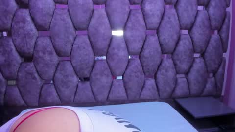 Snapshot of alasmith_ chatting on October 26, 2025, 2:28 am AlaSmith online show from October 26, 2025, 2:28 am