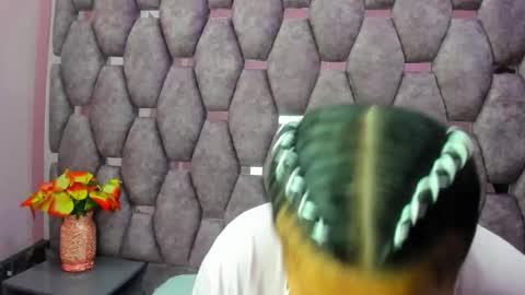 Snapshot of alasmith_ chatting on November 18, 2025, 2:17 am AlaSmith online show from November 18, 2025, 2:17 am