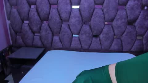 Snapshot of alasmith_ chatting on December 1, 2025, 2:16 am AlaSmith online show from December 1, 2025, 2:16 am