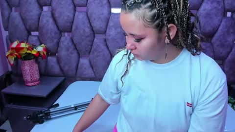 Snapshot of alasmith_ chatting on December 5, 2025, 1:58 am AlaSmith online show from December 5, 2025, 1:58 am