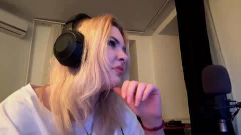 Sofia online show from November 23, 2025, 5:02 pm