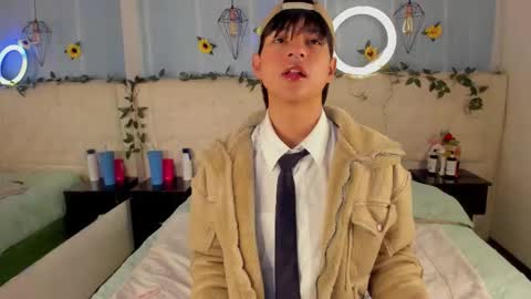 Snapshot of ale_aurarashi chatting on November 22, 2025, 4:33 am ale_aurarashi online show from November 22, 2025, 4:33 am