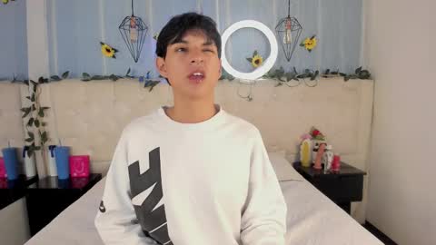 Snapshot of ale_aurarashi chatting on November 28, 2025, 2:36 am ale_aurarashi online show from November 28, 2025, 2:36 am