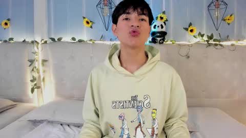 Snapshot of ale_aurarashi chatting on December 1, 2025, 4:50 am ale_aurarashi online show from December 1, 2025, 4:50 am