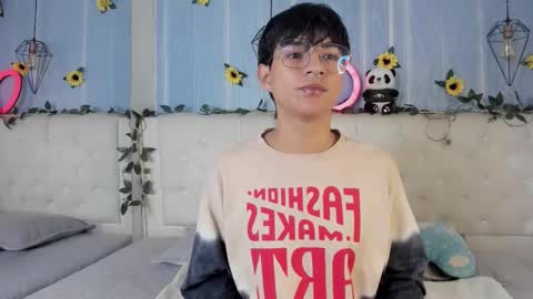 Snapshot of ale_aurarashi chatting on December 2, 2025, 5:46 am ale_aurarashi online show from December 2, 2025, 5:46 am