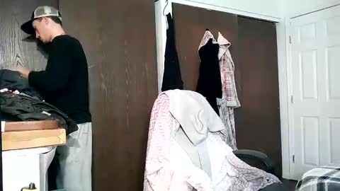 Snapshot of alecurclit chatting on December 21, 2024, 10:19 pm alecurclit online show from December 21, 2024, 10:19 pm