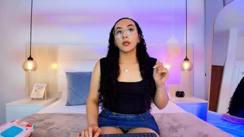 Snapshot of alehia_cute chatting on November 18, 2025, 10:25 pm Alehia Cute online show from November 18, 2025, 10:25 pm