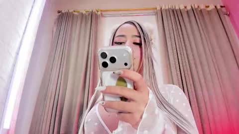 Snapshot of aleja_hill chatting on November 2, 2025, 3:47 pm Aleja Hill online show from November 2, 2025, 3:47 pm