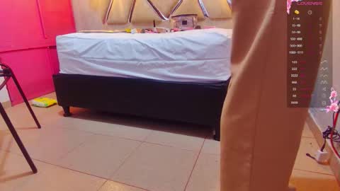 alejandra martins online show from November 27, 2025, 12:13 am