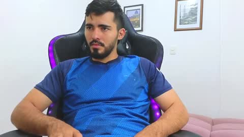 alejandroo_7 online show from February 9, 2025, 12:06 am