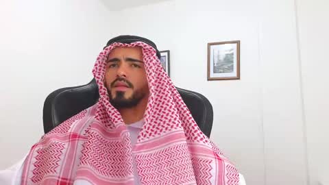 alejandroo_7 online show from March 9, 2025, 7:37 pm