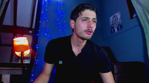 Snapshot of alejo_323__ chatting on February 8, 2025, 3:52 am alejo_323__ online show from February 8, 2025, 3:52 am