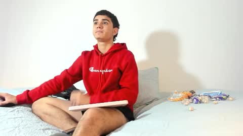 Snapshot of alejo_gray1 chatting on October 22, 2025, 5:02 pm alejo_gray1 online show from October 22, 2025, 5:02 pm