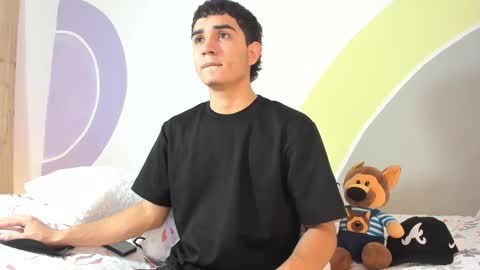 alejo_gray1 online show from October 24, 2025, 6:48 pm