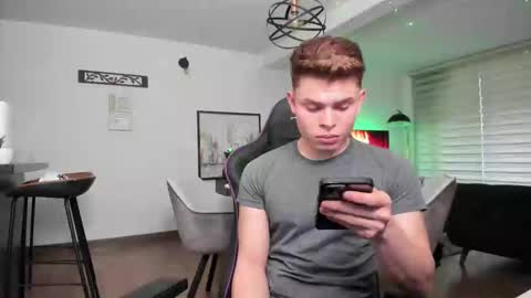 Snapshot of alejoo_twink chatting on March 5, 2025, 10:32 pm ONLYFANS Alejoo twink online show from March 5, 2025, 10:32 pm