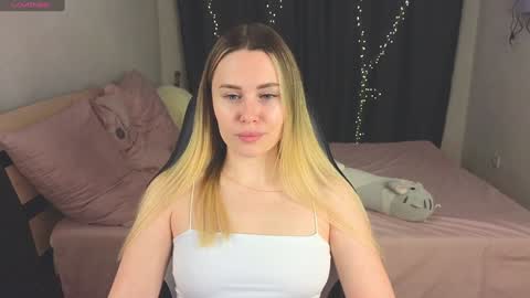 Snapshot of alena_hot_sex chatting on January 15, 2025, 2:24 pm Alena online show from January 15, 2025, 2:24 pm