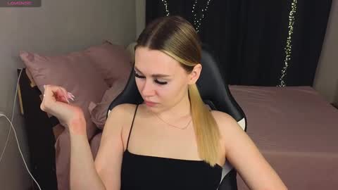 Snapshot of alena_hot_sex chatting on January 18, 2025, 4:42 pm Alena online show from January 18, 2025, 4:42 pm