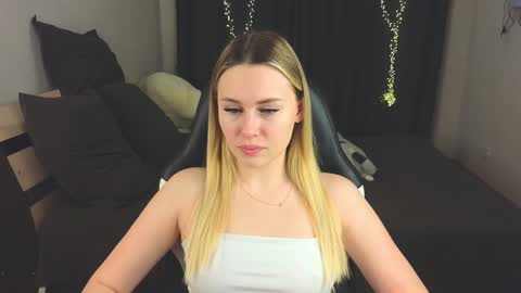 Snapshot of alena_hot_sex chatting on January 23, 2025, 4:26 pm Alena online show from January 23, 2025, 4:26 pm