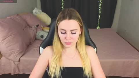 Snapshot of alena_hot_sex chatting on February 11, 2025, 4:24 pm Alena online show from February 11, 2025, 4:24 pm