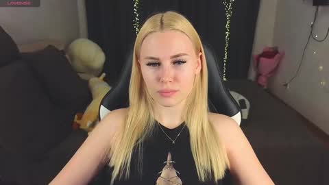 Snapshot of alena_hot_sex chatting on February 20, 2025, 1:51 pm Alena online show from February 20, 2025, 1:51 pm