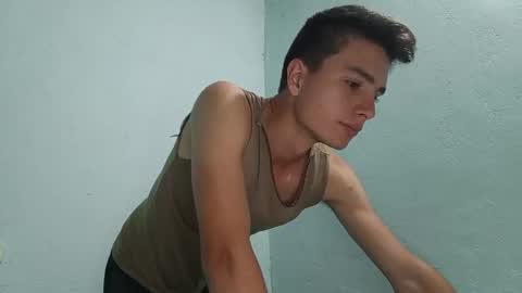 Snapshot of aleo_011 chatting on December 18, 2024, 2:21 am Alejandro online show from December 18, 2024, 2:21 am