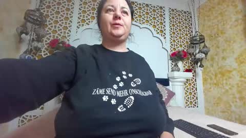 alesha_arabian_ online show from December 15, 2025, 5:12 am