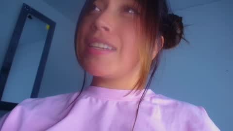 QUEEN OFF MILk  IM BACK  15 NOV online show from March 5, 2025, 11:16 pm