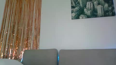 QUEEN OFF MILk  IM BACK  15 NOV online show from November 21, 2025, 9:02 pm