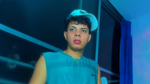 Alessandro online show from November 4, 2025, 4:33 am