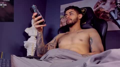 Snapshot of alessandro_duty chatting on February 22, 2025, 1:00 am Alessandro INDEPENDENT MODEL online show from February 22, 2025, 1:00 am