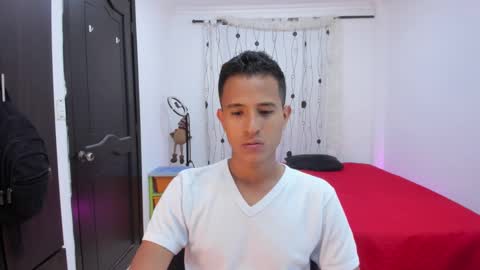 Snapshot of alessandro_wizard chatting on January 21, 2025, 7:28 pm Alessandro online show from January 21, 2025, 7:28 pm