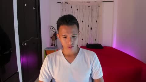 Snapshot of alessandro_wizard chatting on January 22, 2025, 2:26 am Alessandro online show from January 22, 2025, 2:26 am