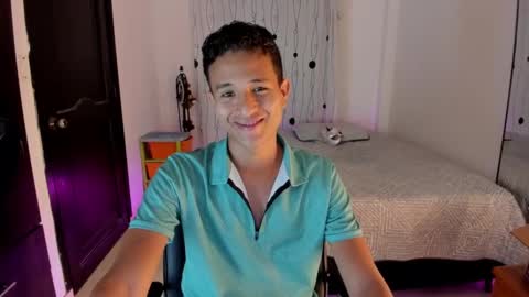 Snapshot of alessandro_wizard chatting on February 2, 2025, 3:32 am Alessandro online show from February 2, 2025, 3:32 am