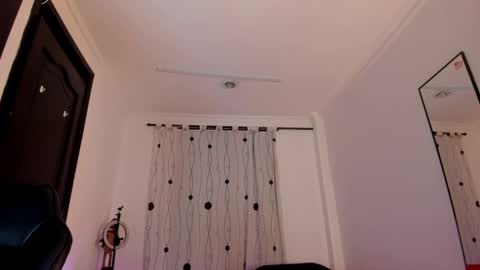 Snapshot of alessandro_wizard chatting on February 16, 2025, 5:15 am Alessandro online show from February 16, 2025, 5:15 am