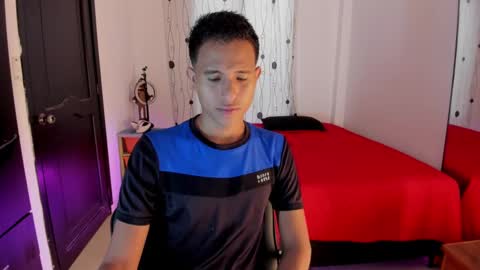 Snapshot of alessandro_wizard chatting on February 17, 2025, 7:10 pm Alessandro online show from February 17, 2025, 7:10 pm