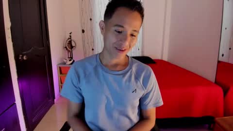 Snapshot of alessandro_wizard chatting on February 18, 2025, 3:54 pm Alessandro online show from February 18, 2025, 3:54 pm