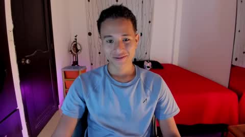 Snapshot of alessandro_wizard chatting on February 19, 2025, 2:33 am Alessandro online show from February 19, 2025, 2:33 am
