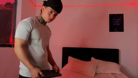 Alessandro online show from February 24, 2025, 3:31 pm