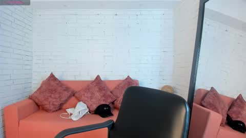 Snapshot of alessia_taylorr chatting on October 27, 2025, 12:42 pm Alessia Everyday From 0530 to 1430 Col Time online show from October 27, 2025, 12:42 pm