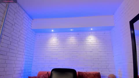 Snapshot of alessia_taylorr chatting on November 19, 2025, 11:54 am Alessia Everyday From 0530 to 1430 Col Time online show from November 19, 2025, 11:54 am