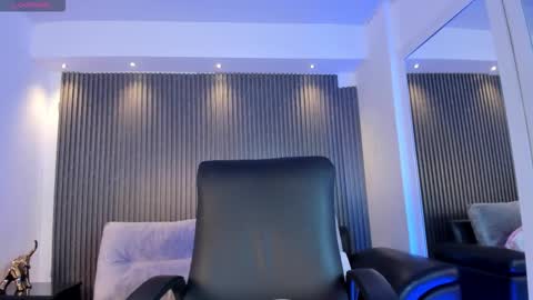 Snapshot of alessia_taylorr chatting on November 26, 2025, 11:44 am Alessia Everyday From 0530 to 1430 Col Time online show from November 26, 2025, 11:44 am