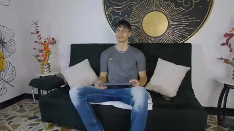 Snapshot of alessiovitale chatting on November 10, 2025, 12:26 pm Alessio online show from November 10, 2025, 12:26 pm