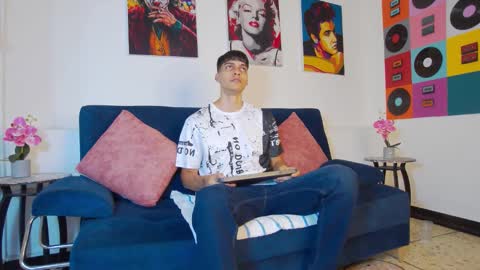 Snapshot of alessiovitale chatting on November 18, 2025, 12:09 pm Alessio online show from November 18, 2025, 12:09 pm