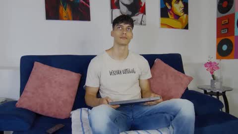 Snapshot of alessiovitale chatting on November 20, 2025, 12:16 pm Alessio online show from November 20, 2025, 12:16 pm