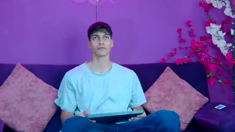 Snapshot of alessiovitale chatting on November 29, 2025, 12:08 pm Alessio online show from November 29, 2025, 12:08 pm