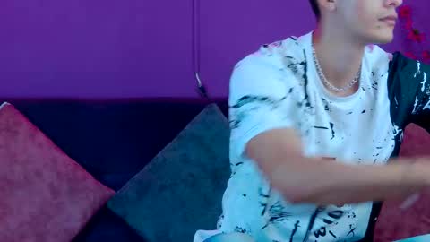 Snapshot of alessiovitale chatting on November 30, 2025, 1:37 pm Alessio online show from November 30, 2025, 1:37 pm