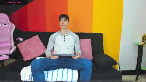 Snapshot of alessiovitale chatting on December 1, 2025, 12:10 pm Alessio online show from December 1, 2025, 12:10 pm