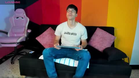 Snapshot of alessiovitale chatting on December 2, 2025, 11:59 am Alessio online show from December 2, 2025, 11:59 am