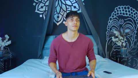 Snapshot of alessiovitale chatting on December 5, 2025, 12:03 pm Alessio online show from December 5, 2025, 12:03 pm