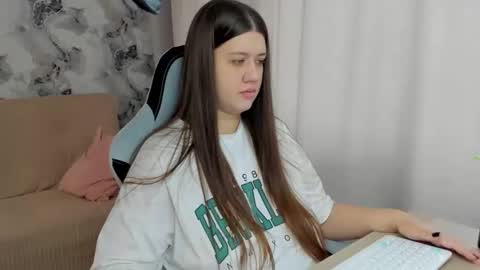 Aletta Oushen online show from September 29, 2025, 9:58 am